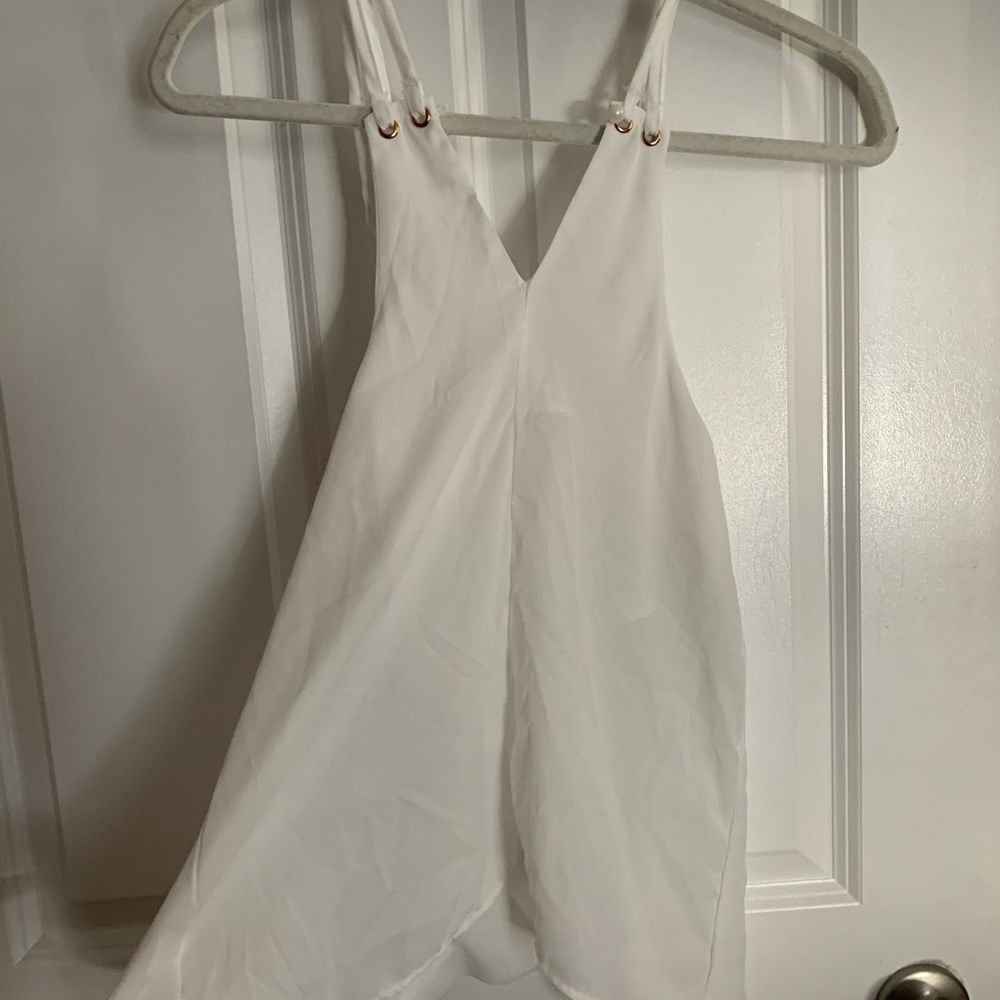 White V Tank